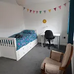 Two-bed In Knowle بيت للعطل بريستول