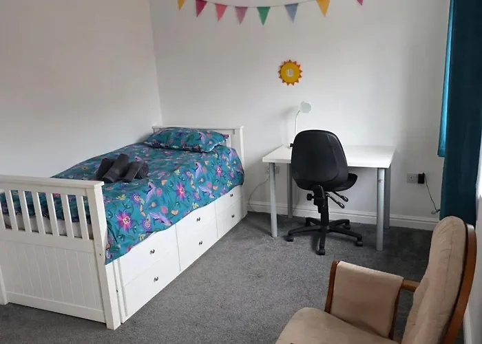 Two-bed In Knowle Holiday home Bristol